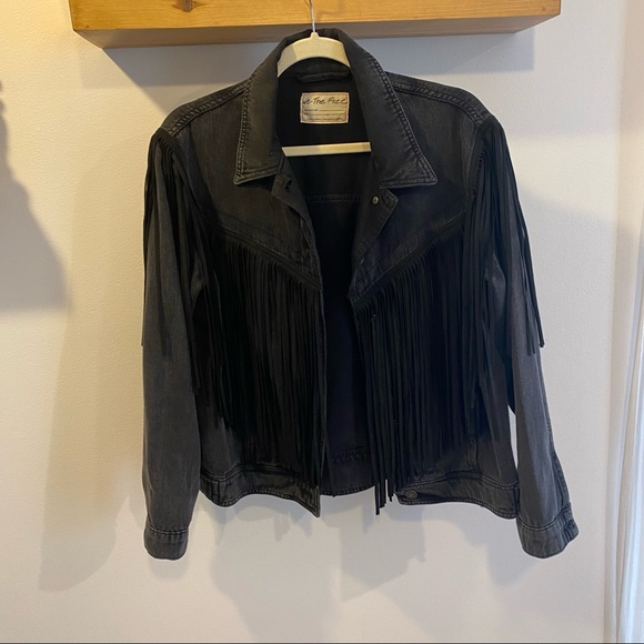 Free People Size Small After Hours Fringe Denim Jacket Black
Fits like a medium - Picture 6 of 7